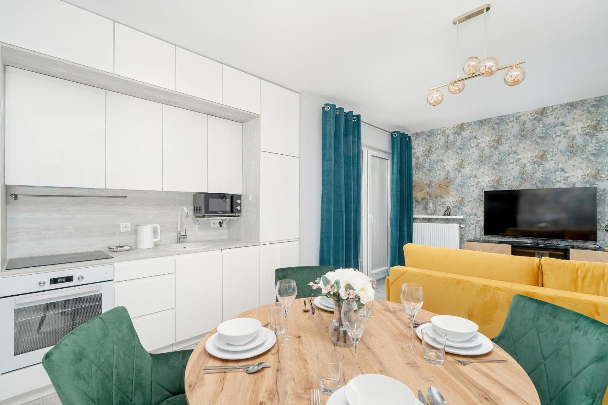 Apartment Beautiful With Balcony & Free Garage By Renters *