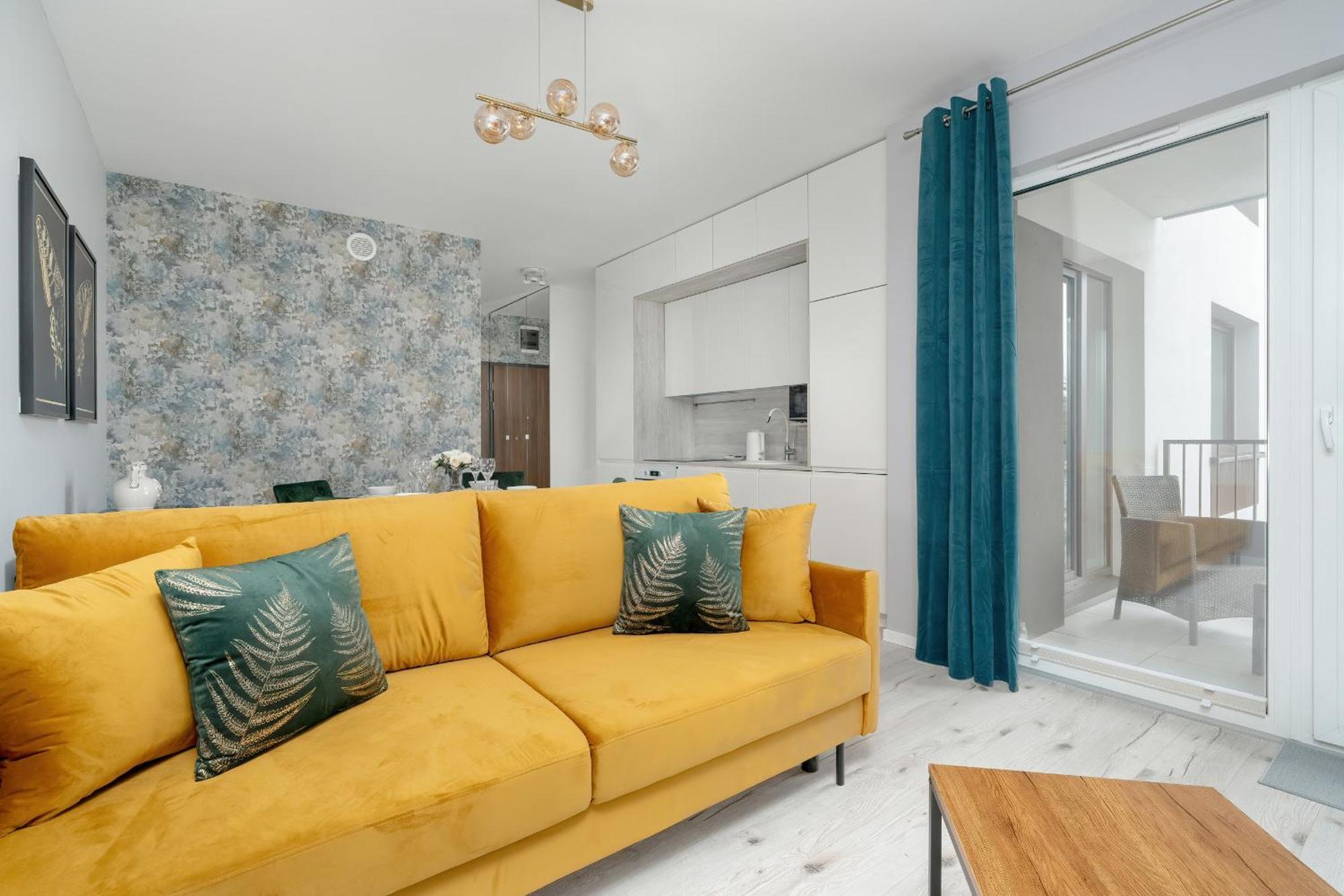 Apartment Beautiful With Balcony & Free Garage By Renters