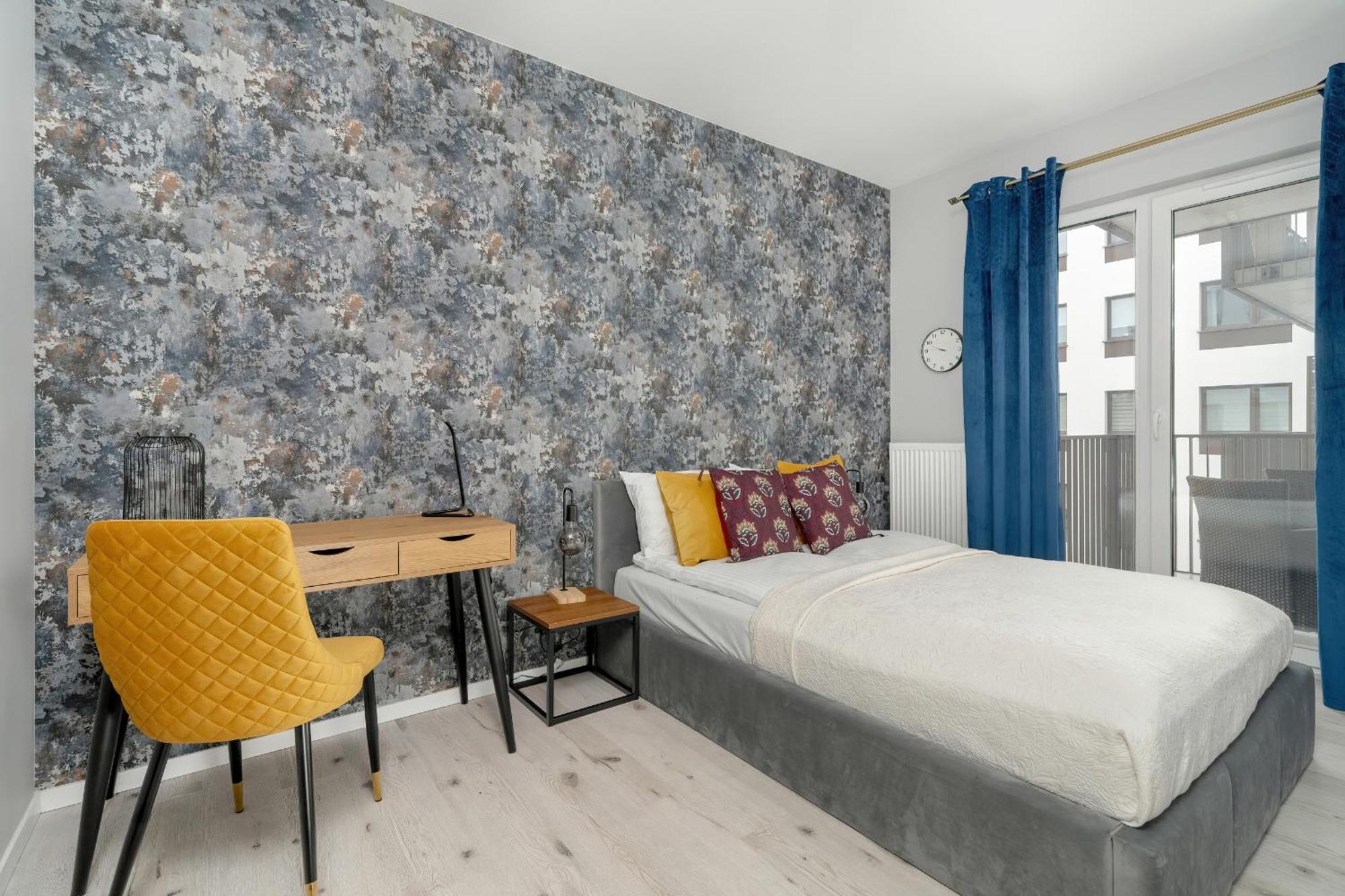 Apartment Beautiful With Balcony & Free Garage By Renters *